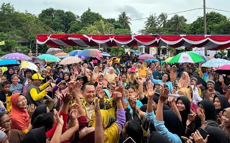 Moment Ketua Komisi XII DPR RI, Bambang Patijaya Bersama Masyarakat Bangka Belitung (Babel)