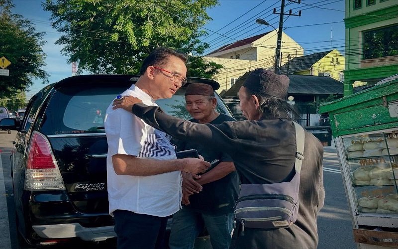 Kedekatan Ir. Rudianto Tjen dengan Masyarakat Tanpa Batas Membangun Hubungan yang Erat, Penuh Kebersamaan, dan Saling Pengertian dengan Masyarakat Tanpa Ada Hambatan Fisik atau Sosial, Silaturahmi, Kepedulian Terhadap Sosial, dan Komunikasi yang Baik, yang Pada Akhirnya Dapat Mempererat Persatuan dan Kedamaian.