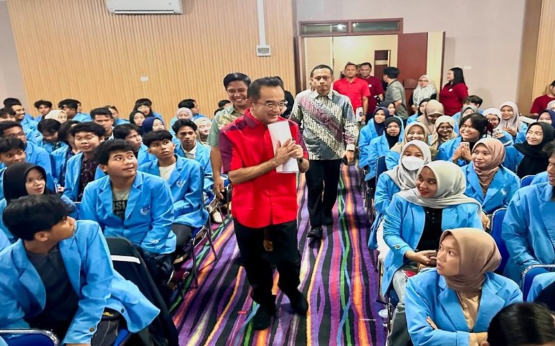 Rudianto Tjen Terus Perjuangkan Kuota Beasiswa untuk Anak Muda Bangka Belitung