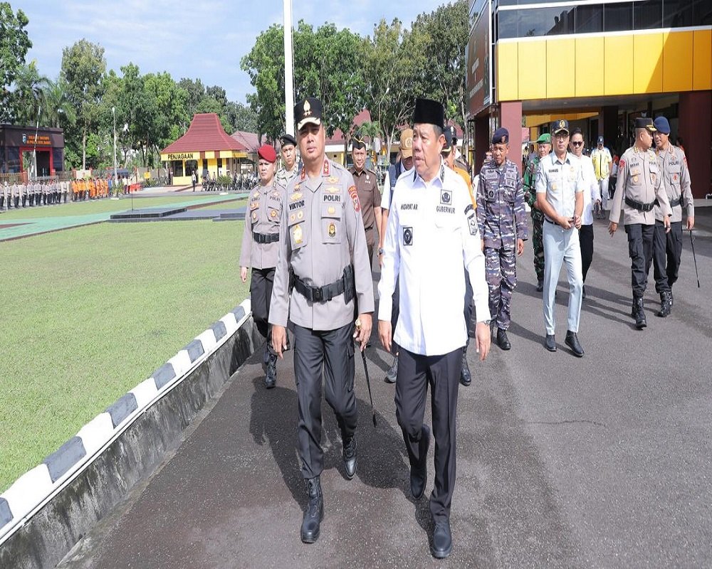 Gubernur Babel Hidayat Arsani bersama Kapolda Babel Irjen Pol Viktor T. Sihombing Ikuti Apel Kesiapsiagaan Tanggap Darurat Bencana Hidrometeorologi (Foto: doc. Diskominfo Babel)