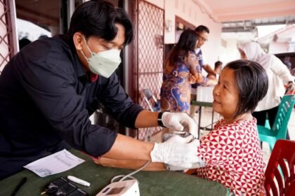 Mobil Sehat PT TIMAH Tbk Hadir di Desa Merawang, Berikan Layanan Kesehatan Medis Hingga Edukasi Soal Pentingnya Kesehatan. (Foto: doc. Humas PT Timah Tbk)
