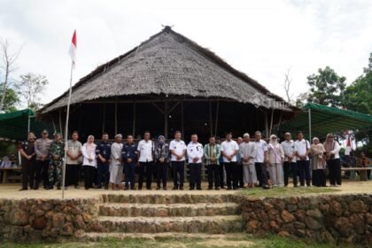 Tak Hanya Tambang, PT TIMAH Tbk Aktif Jaga Warisan Budaya Masyarakat Adat Mapur Lewat Ritual Nuju Jerami. (Foto: doc. Humas PT Timah Tbk)
