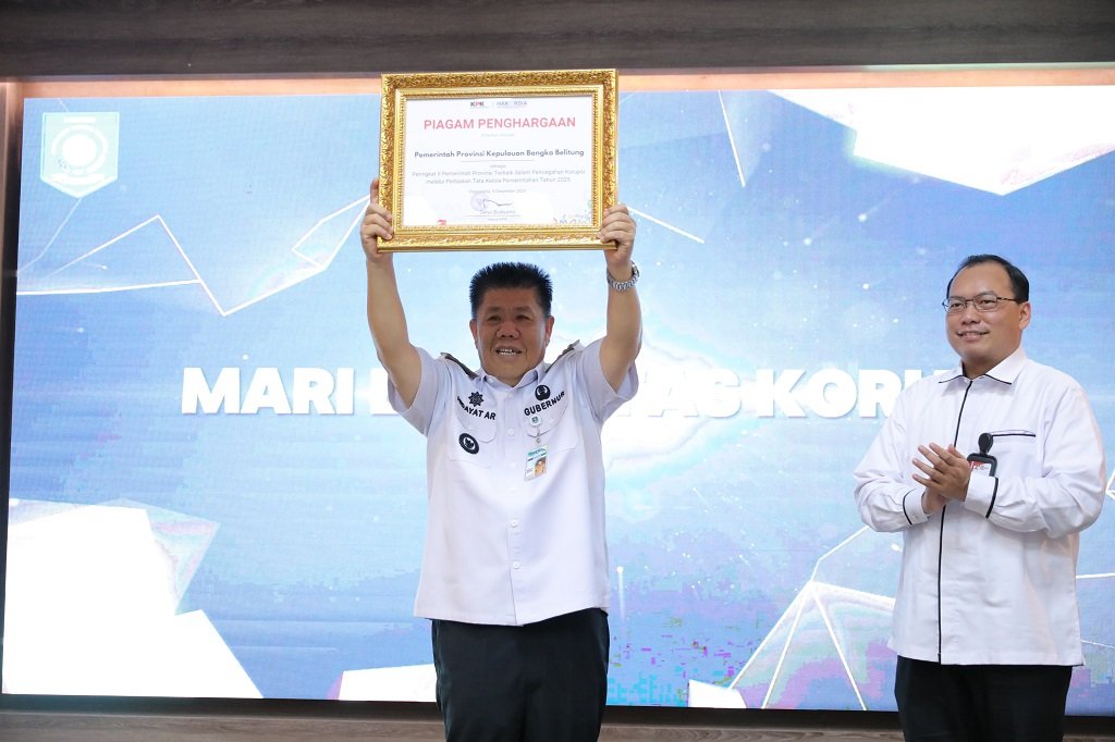 Diterpa Isu, Dijawab Prestasi! Gubernur Hidayat arsani Raih Piagam Anti Korupsi KPK, Bukti Babel Makin Bersih dan Berintegritas. (Foto: doc. Humas Diskominfo Babel)