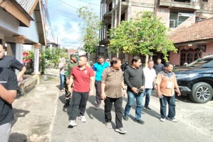 Sistem Door to Door Tingkatkan Antusiasme Masyarakat dalam Pemilihan RT/RW. (Foto: doc. Humas Diskominfo Pkp)
