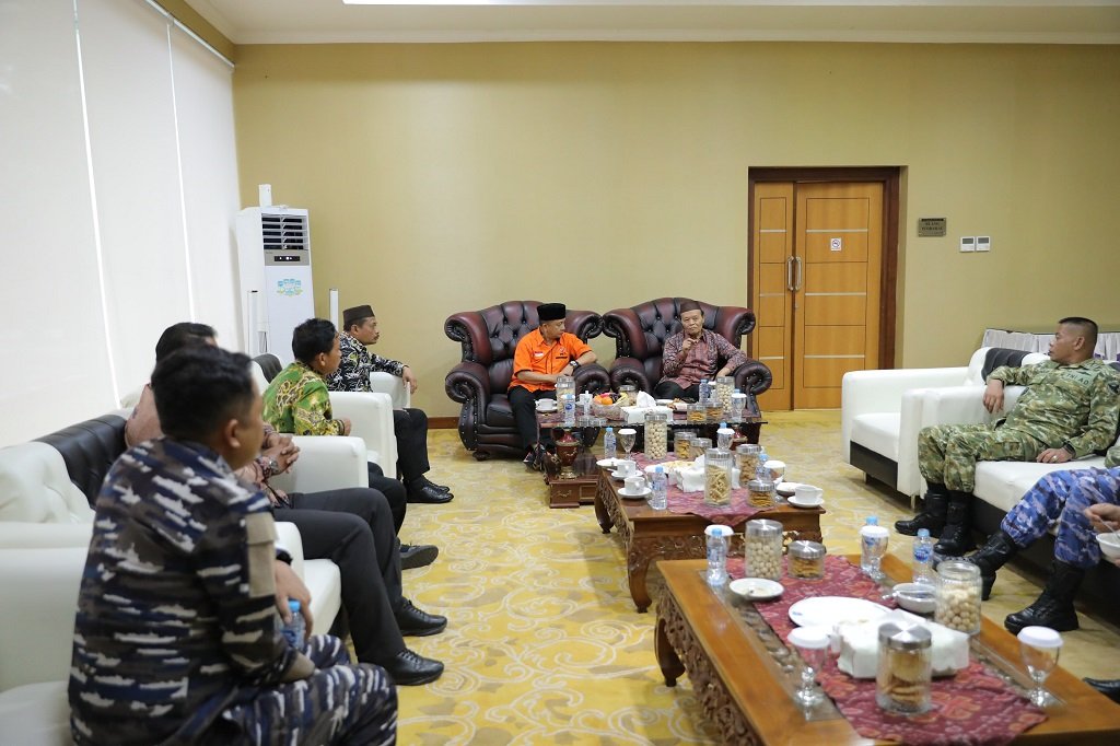 Kunjungan Kerja Berakhir, Pj Sekda Babel Fery Antar Kepulangan Wakil Ketua MPR RI. (Foto: doc. Humas Diskominfo Babel)