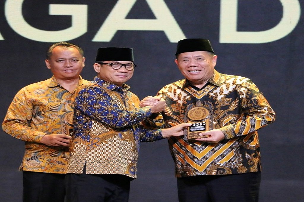 Gubernur Babel Hidayat Arsani Raih Penghargaan Provinsi Terbaik atas Penilaian Rasio Tertinggi Film Pendek Jaga Desa Tingkat Provinsi tahun 2026. (Foto: doc. Humas Diskominfo Babel)
