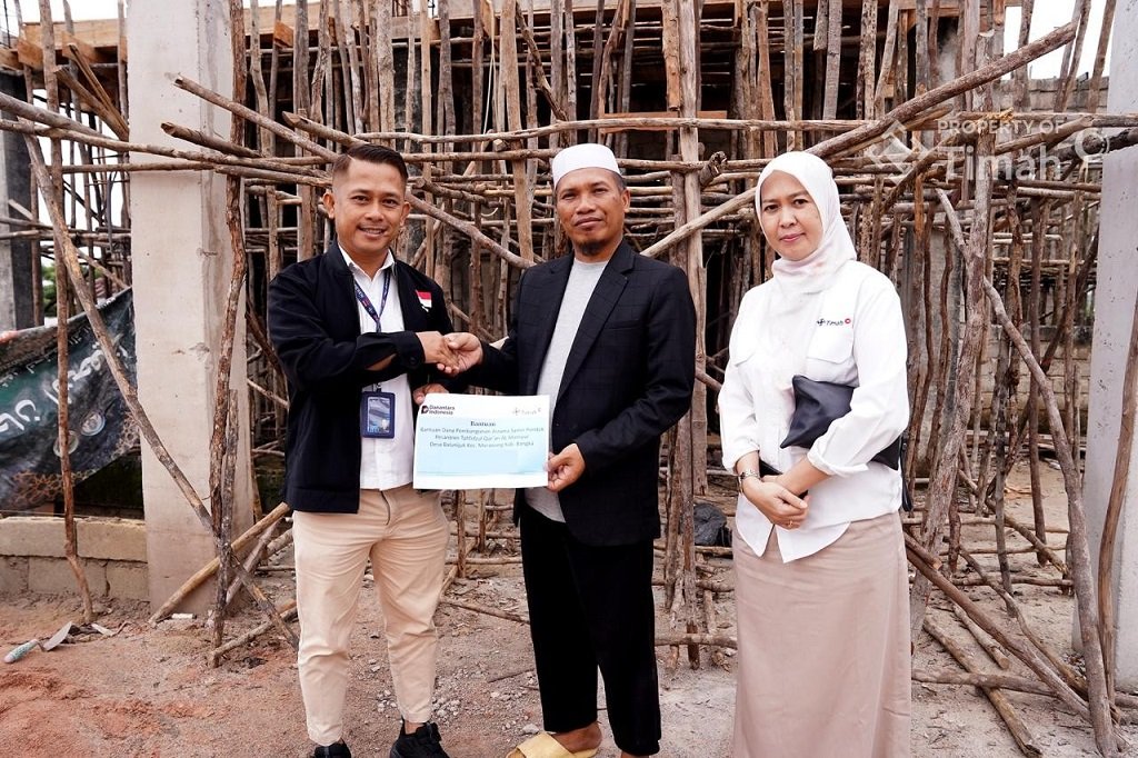 PT TIMAH Tbk Bantu Pembangunan Asrama Santri Pondok Pesantren Tahfidzul Qur’an Al-Mansyur di Kabupaten Bangka.(Foto: doc. Humas PT Timah Tbk)