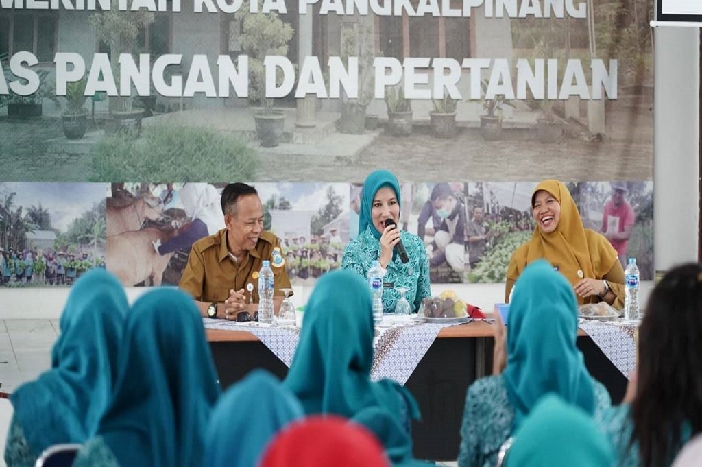 Ketua TP PKK Kota Pangkalpinang, Bunda Hj. Susanti Saparudin menyampaikan B2SA Jadi Fokus, TP PKK Pelajari Olahan Pangan Lokal yang Sehat dan Bergizi. (Foto: doc. Humas Diskominfo Pkp)