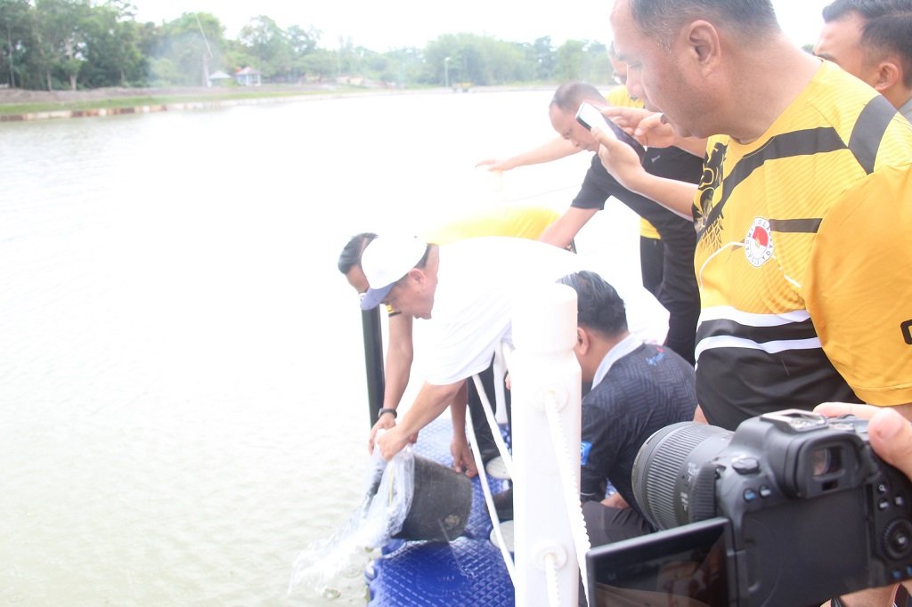 Sinergitas Pemerintah dan Masyarakat Menguat, Hidayat Arsani Hadiri Porseni Bhayangkara. (Foto: doc. Humas Diskominfo Babel)