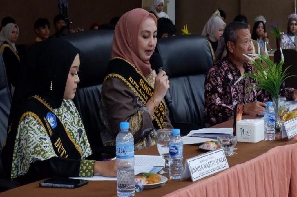 Jadi Juri Puncak Pemilihan Duta Bahasa Babel 2026, Noni Hidayat Ajak Generasi Muda Cintai Bahasa. (Foto: doc. Humas Diskominfo Babel)