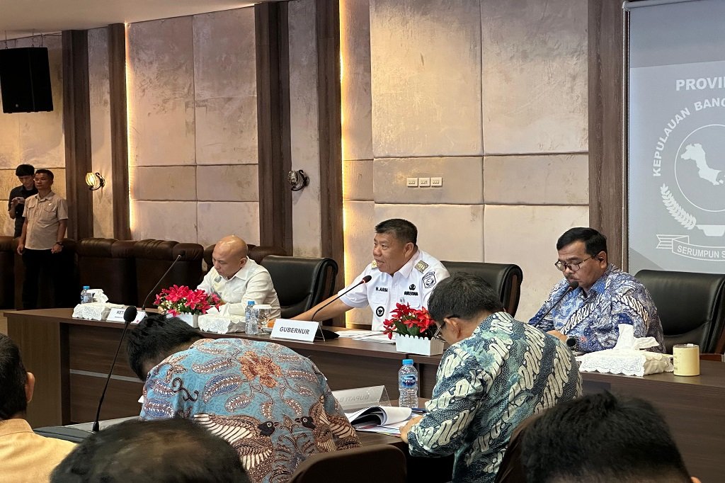 Gubernur Hidayat Arsani Pimpin Rakor RTRW dan Tata Kelola Pertambangan Babel. (Foto: doc. Humas Diskominfo Babel)