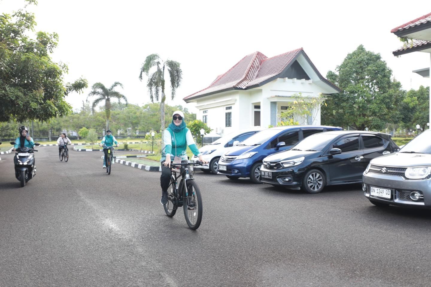 Gelar Senam BERANI, Noni Hidayat: PKK Harus Jadi Ujung Tombak Memasyarakatkan Olahraga. (Foto: doc. Humas Diskominfo Babel)